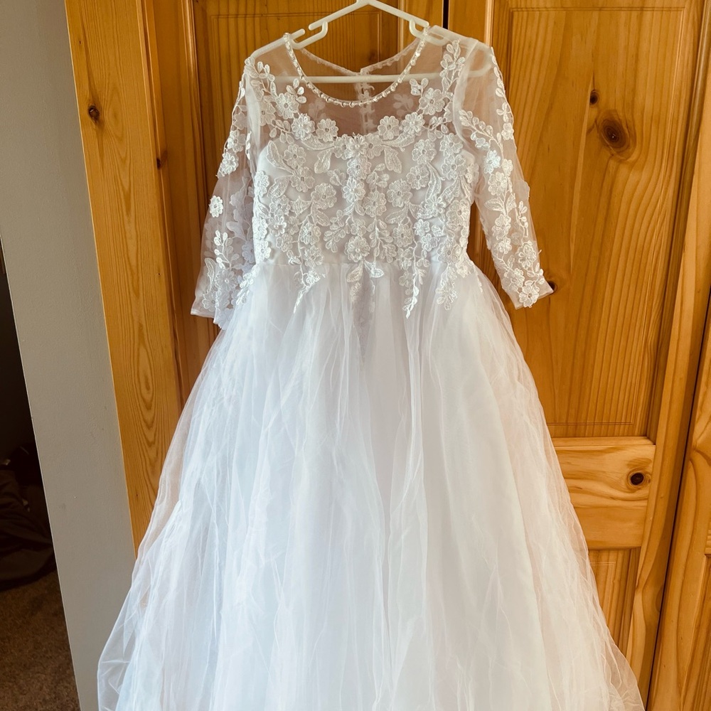 Charming Floral Lace Kids Dress - New